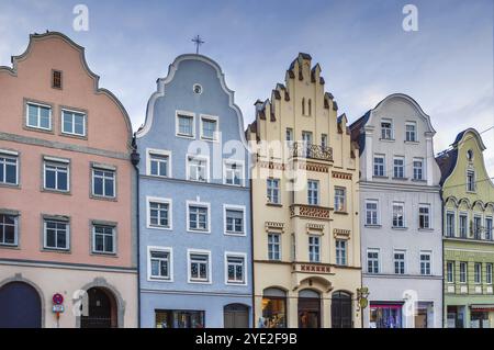 Case storiche su Neustadt Street a Landshut, Germania, Europa Foto Stock