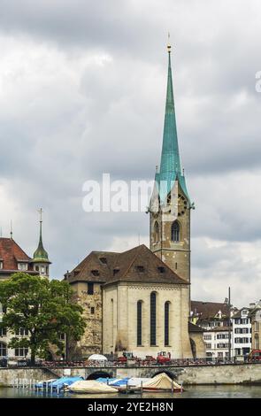 La chiesa di Fraumunster a Zurigo è costruita sui resti di un'ex abbazia per le donne aristocratiche, Svizzera, Europa Foto Stock