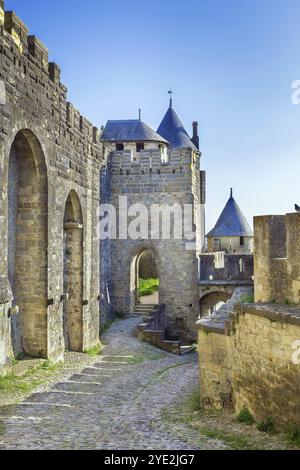 Cite de Carcassonne è una cittadella medievale situata nella città francese di Carcassonne Foto Stock