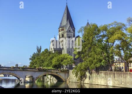 Temple Neuf è una chiesa protestante sulle rive del fiume Mosella a Metz, Francia, Europa Foto Stock