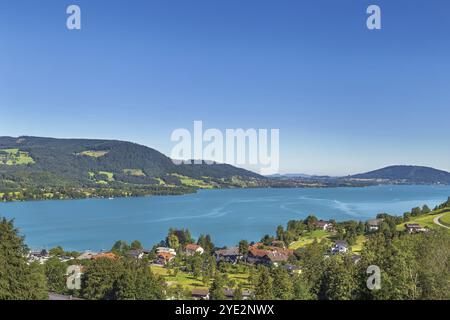 Vista di Attersee è il lago più grande della regione del Salzkammergut in stato austriaco Austria Superiore Foto Stock