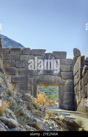 La porta dei leoni era l'ingresso principale della cittadella dell'età del bronzo di Micene, Grecia, Europa Foto Stock