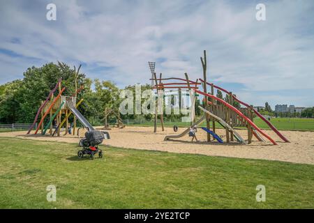 Parco giochi, Mauergarten, Mauerpark, Prenzlauer Berg, Pankow, Berlino, Germania Foto Stock