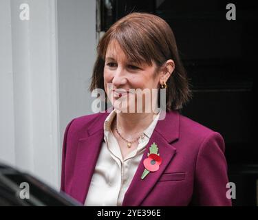 Londra, Regno Unito. 29 ottobre 2024. Rachel Reeves, Cancelliere dello Scacchiere, deputato Leeds West e Pudsey, è vista uscire all'11 di Downing Street, un giorno prima del budget autunnale, che sarà presentato domani. Crediti: Imageplotter/Alamy Live News Foto Stock