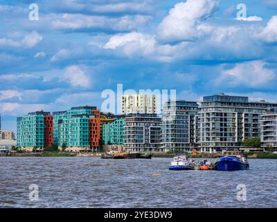 Thames Riverfront, Greenwich, Londra, Inghilterra, Regno Unito Foto Stock