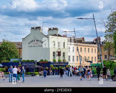 Vista verso il Gipsy Moth Pub, Greenwich, Londra, Inghilterra, Regno Unito Foto Stock