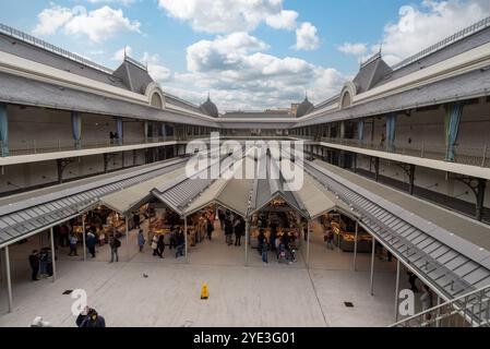 Porto, Portogallo - mai 29, 2024 - mercato Bolhao dall'aspetto moderno nel centro di Porto, Portogallo Foto Stock