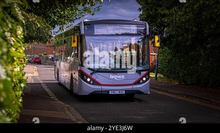 Arriva Kent Thameside - autobus Fastrack Foto Stock