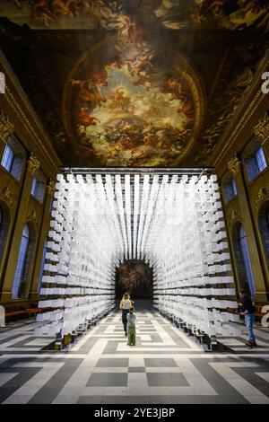 Londra, Regno Unito, 28 ottobre 2024, Duo di Melek Zeynep Bulut ha aperto presso la Painted Hall, l'Old Royal Naval College, Londra. È stato rinviato dal London Design Festival di settembre ed è ora in data 3 novembre 2024., Andrew Lalchan Photography/Alamy Live News Foto Stock