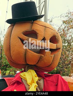 Glasgow, Scozia, Regno Unito. 29 ottobre 2024. Halloween ritorna come "Glasglow" nel parco botanico nella frondosa estremità occidentale soffre di clown inquietanti, cimitero di skelton e una zona di zucca scolpita. Credit Gerard Ferry/Alamy Live News Foto Stock