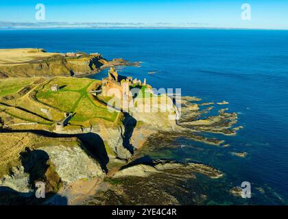 Vista aerea del castello di Tantallon, East Lothian, Scozia, Regno Unito Foto Stock