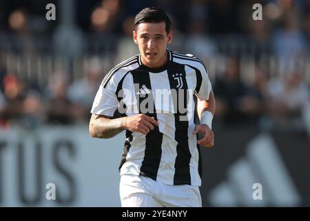 Vinovo, Italia. 22 ottobre 2024. Alessio Vacca della Juventus durante la partita di UEFA Youth League al Juventus Center di Vinovo. Il credito per immagini dovrebbe essere: Jonathan Moscrop/Sportimage Credit: Sportimage Ltd/Alamy Live News Foto Stock