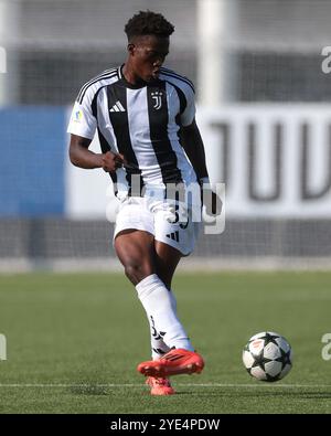 Vinovo, Italia. 22 ottobre 2024. Valdes Ngana della Juventus durante la partita di UEFA Youth League al Juventus Center di Vinovo. Il credito per immagini dovrebbe essere: Jonathan Moscrop/Sportimage Credit: Sportimage Ltd/Alamy Live News Foto Stock