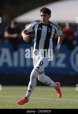 Vinovo, Italia. 22 ottobre 2024. Diego pugno della Juventus durante la partita di UEFA Youth League al Juventus Center di Vinovo. Il credito per immagini dovrebbe essere: Jonathan Moscrop/Sportimage Credit: Sportimage Ltd/Alamy Live News Foto Stock