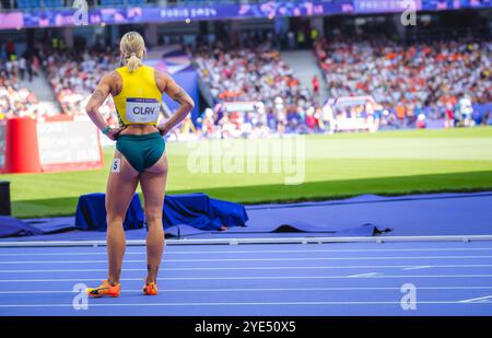 Liz Clay partecipa ai 100 metri ostacoli ai Giochi Olimpici di Parigi del 2024. Foto Stock