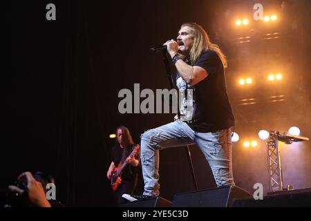 Zagabria, Croazia. 29 ottobre 2024. James LaBrie della rock band Dream Theater si esibisce durante un concerto all'Arena di Zagabria il 29 ottobre 2024 a Zagabria, Croazia. Foto: Marko Prpic/PIXSELL credito: Pixsell/Alamy Live News Foto Stock