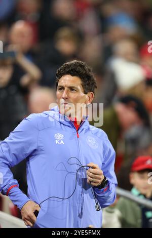 29 ottobre 2024; Gtech Community Stadium, Brentford, Londra, Inghilterra; Carabao Cup ultimi 16 partite di calcio, Brentford contro Sheffield mercoledì; Brentford allenatore Keith Andrews Foto Stock