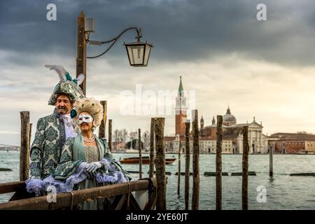 Venezia, Italia - 11 febbraio 2024: Ritratto realizzato durante il carnevale di Venezia in Italia Foto Stock