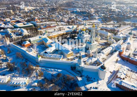 Veduta aerea della Trinità Lavra di St Sergio coperto di neve a Sergiev Posad Foto Stock