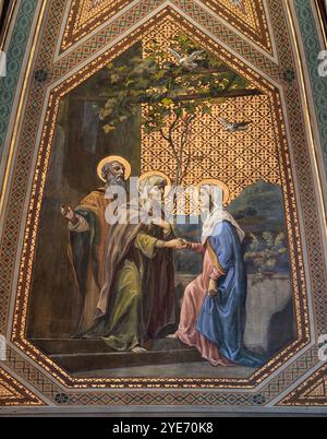 ALESSANDRIA, ITALIA - 9 SETTEMBRE 2024: L'affresco a soffitto della visita nella Cattedrale (cappellella immacolata) di Giorgio Boasso (1930) Foto Stock