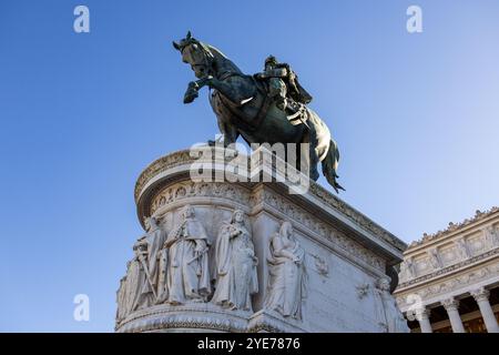 Statua equestre di Vittorio Emanuele II (Vittorio Emanuele II) dal Vittoriano (altare della Patria) a Roma Foto Stock