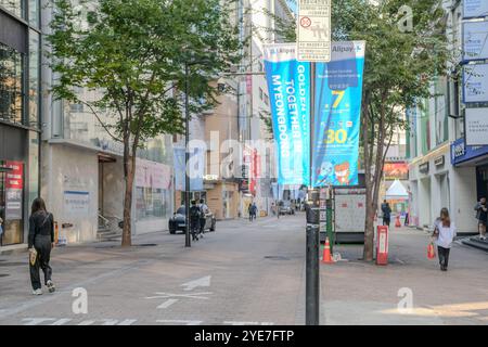 11 ottobre 2024. Jongno District, Seoul, paesaggio urbano mattutino a piedi dalla Corea del Sud fino alla zona del centro di ​​Myeong-dong. Foto Stock