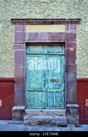 Porta della casa in Calle Aldama, strada a San Miguel de Allende, Messico Foto Stock