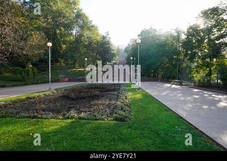 Chisinau, Moldavia. 25 ottobre 2024. La scalinata nel Parco Valea Morilor nel centro della città Foto Stock