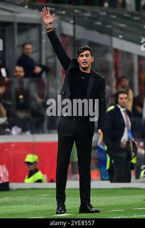 Paulo Fonseca dell'AC Milan durante la partita di calcio italiana di serie A AC Milan vs Napoli allo Stadio San Siro di Milano, Italia il 29 ottobre 2024 Credit: Piero Cruciatti/Alamy Live News Foto Stock