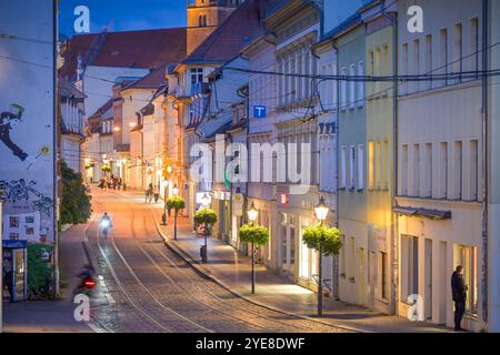 Abend, Einkaufstraße Hauptstraße, Brandeburgo, Deutschland Foto Stock