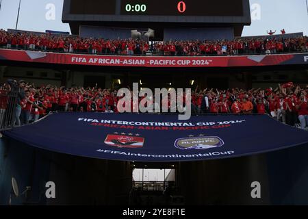 CAIRO, EGITTO - OTTOBRE 29: Una vista generale dello stadio prima della partita tra al Ahly e al Ain durante la Coppa Intercontinentale FIFA 2024 a CA Foto Stock