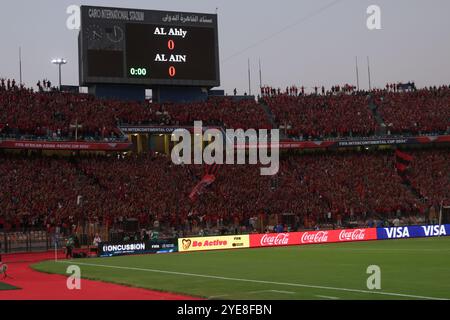 CAIRO, EGITTO - OTTOBRE 29: Una visione generale dello stadio e dei tifosi durante la partita tra al Ahly e al Ain durante la FIFA Intercontinental Cu 2024 Foto Stock