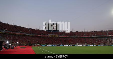 CAIRO, EGITTO - OTTOBRE 29: Una visione generale dello stadio e dei tifosi durante la partita tra al Ahly e al Ain durante la FIFA Intercontinental Cu 2024 Foto Stock