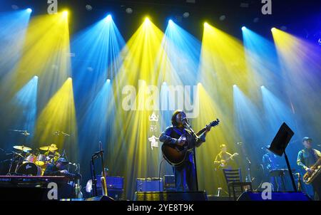 New York, Stati Uniti. 29 ottobre 2024. La band cinese Onnipotent Youth Society (Wanqing) si esibisce durante l'Onnipotent Youth Society North American Tour a New York, negli Stati Uniti, il 29 ottobre 2024. L'Onnipotent Youth Society North American Tour si svolge dal 22 ottobre al 10 novembre a Seattle, San Francisco, Los Angeles, New York e Boston negli Stati Uniti, così come Montreal, Toronto e Vancouver in Canada. Crediti: Li Rui/Xinhua/Alamy Live News Foto Stock