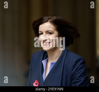 Downing St, Londra, Regno Unito. 30 ottobre 2024. Bridget Phillipson, Segretario di Stato per l'istruzione, arriva a Downing St Foto Stock