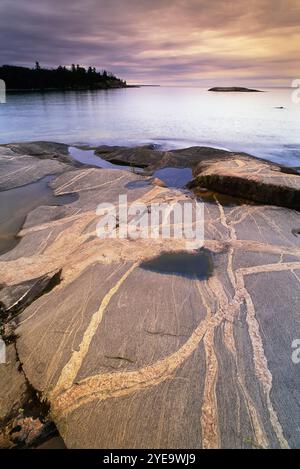 Costa rocciosa di Katherine Cove nel Lake Superior National Park; Ontario, Canada Foto Stock