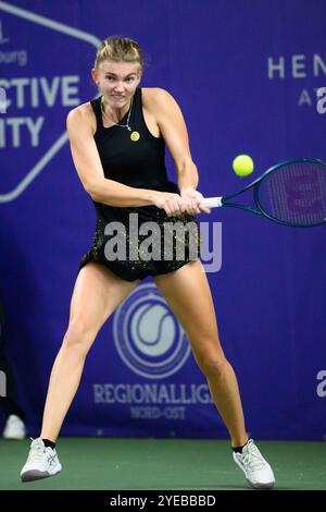 Amburgo, Germania. 30 ottobre 2024. Tennis, ITF 75 Torneo, primo turno, Bencic (Svizzera) - Avdeyeva (Russia), la russa Julia Avdeyeva in azione. Crediti: Gregor Fischer/dpa/Alamy Live News Foto Stock