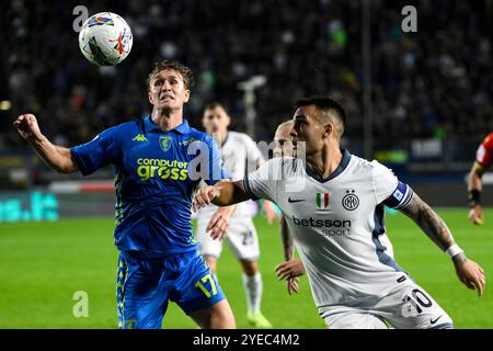 Empoli, Italia. 30 ottobre 2024. Ola Solbakken di Empoli FC e Lautaro Martinez di FC Internazionale durante la partita di serie A tra Empoli FC e FC Internazionale allo stadio Carlo Castellani di Empoli (Italia), 30 ottobre 2024. Crediti: Insidefoto di andrea staccioli/Alamy Live News Foto Stock