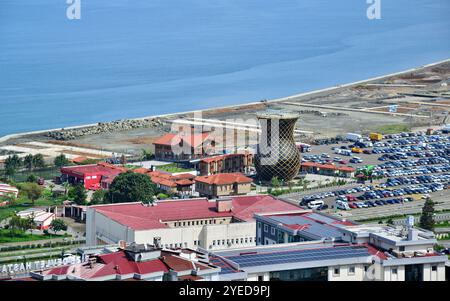 Una vista panoramica dalla città di Rize in Turchia Foto Stock