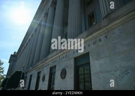 Washington, Stati Uniti. 30 ottobre 2024. Il Dipartimento del Tesoro a Washington DC mercoledì 30 ottobre 2024. (Foto di Annabelle Gordon/Sipa USA) credito: SIPA USA/Alamy Live News Foto Stock