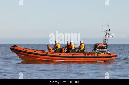 La RNLI Atlantic 85 Lifeboat, Howard Bell, attualmente di stanza ad Aldeburgh, Suffolk. REGNO UNITO Foto Stock