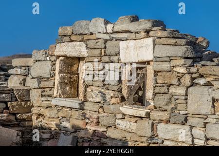 Antico muro di una casa sul sito archeologico. Di Delo, Grecia, patrimonio dell'umanità Foto Stock