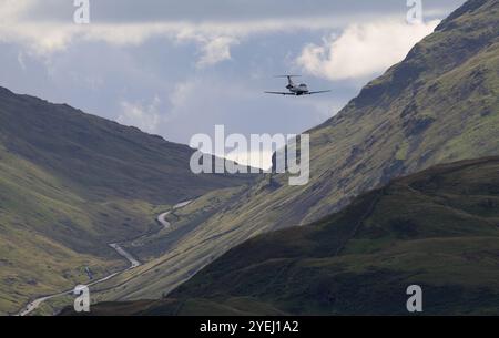 Addestramento al volo di basso livello RAF Phenom a Ullswater nel Lake District Foto Stock