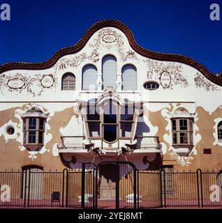 CAN Negre, masía ubicada en Sant Joan Despí, transformada por el arquitecto Josep Maria Jujol i Gibert entre 1915 y 1930. Foto Stock