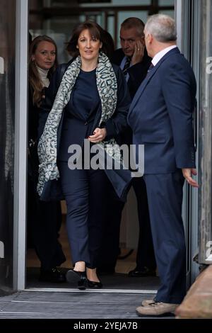 Londra, Regno Unito. 31 ottobre 2024. La cancelliera RACHEL REEVES si vede a Westminster dopo i turni dei media. Ieri il Cancelliere ha presentato il primo bilancio del lavoro al Parlamento in 14 anni. Credito fotografico: Ben Cawthra/Sipa USA credito: SIPA USA/Alamy Live News Foto Stock