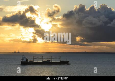Tramonto sul Mar Baltico visto da una nave da crociera, sulla strada per Copenaghen Foto Stock