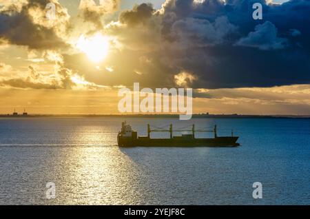 Tramonto sul Mar Baltico visto da una nave da crociera, sulla strada per Copenaghen Foto Stock