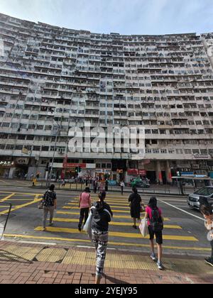 Il Monster Building (edificio Yick Fat) sulla King's Road a Quarry Bay, Hong Kong. Foto Stock