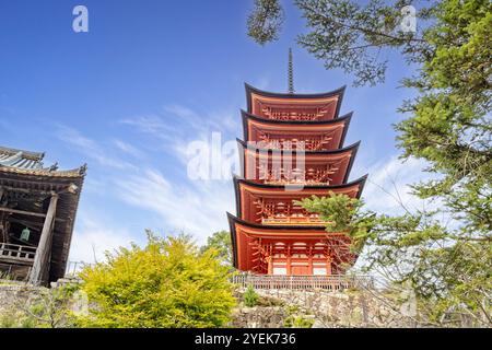 Pagoda a cinque piani sull'isola di Miyajima, in Giappone, il 29 settembre 2024 Foto Stock