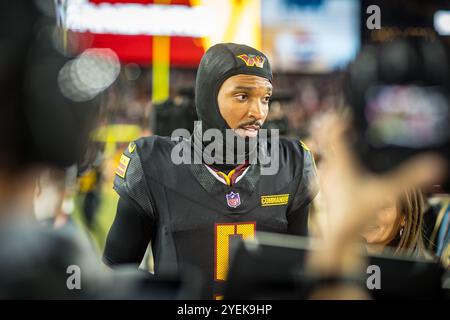Landover, Maryland, Stati Uniti. 27 ottobre 2024. Il quarterback dei Washington Commanders Jayden Daniels (5) durante la partita tra Chicago Bears e Washington Commanders giocata a Landover, Maryland. Cory Royster/Cal Sport Media/Alamy Live News Foto Stock